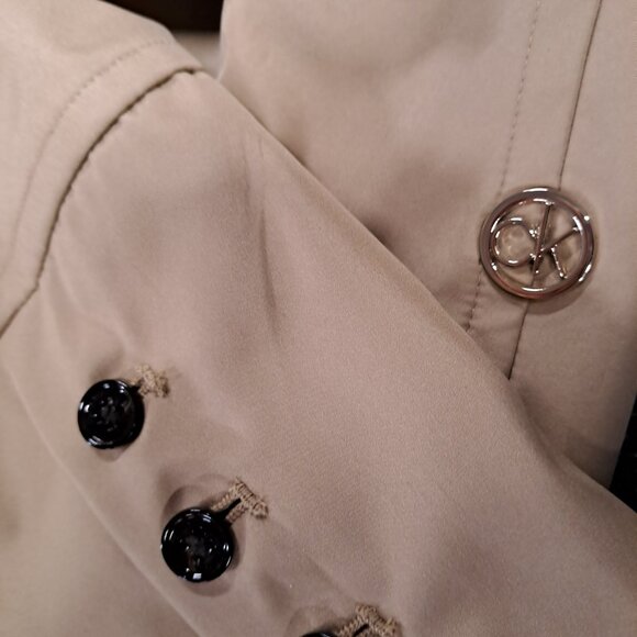 NEW CALVIN KLEIN Double-Breasted Skirted Raincoat with Removable Hood (medium) - Picture 9 of 10